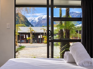 Room - 27 Cron Street (Franz Josef/Waiau)
