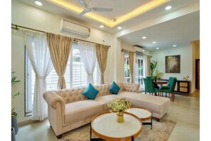 Living area - Silver Palm Resort (Candolim)