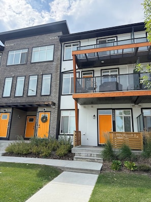 Exterior - Bright 3BR in Seton | Sleeps 6 | 4 mins to SHC (Calgary)