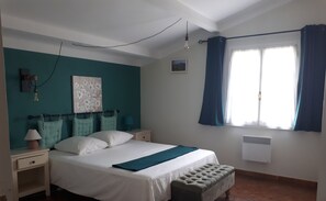 Room - New Listing (ST DIDIER)