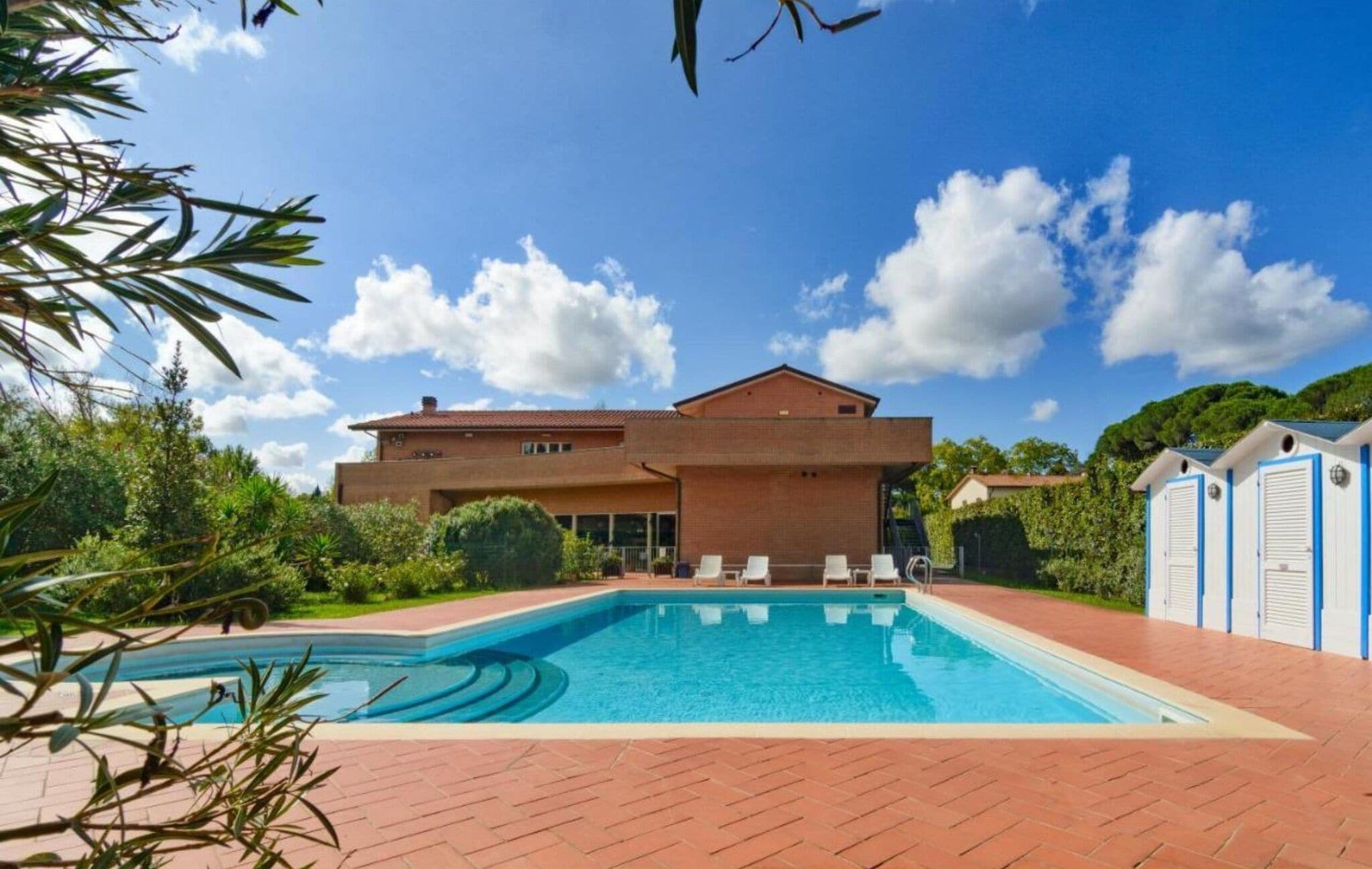 Holiday Home Swimming Pool