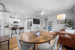 Open living and dining space, perfect for spending time together. - Cozy Retreat Near Sloan's Lake (Denver)
