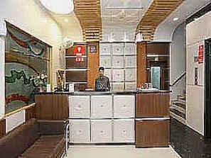 Lobby - Collection O Hotel Midland (Bhopal)