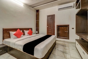 Room - Hotel O by OYO CROWN PACIFIC (Bhopal)