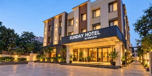 Exterior - Sunday Hotel by CheckIn Prayagraj  (Prayagraj)