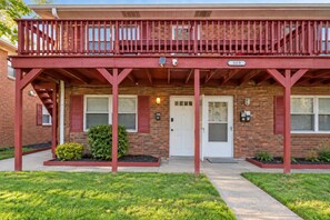 Exterior: Front of the unit - Exclusive Queen Suite near Downtown Louisville! (Clarksville)