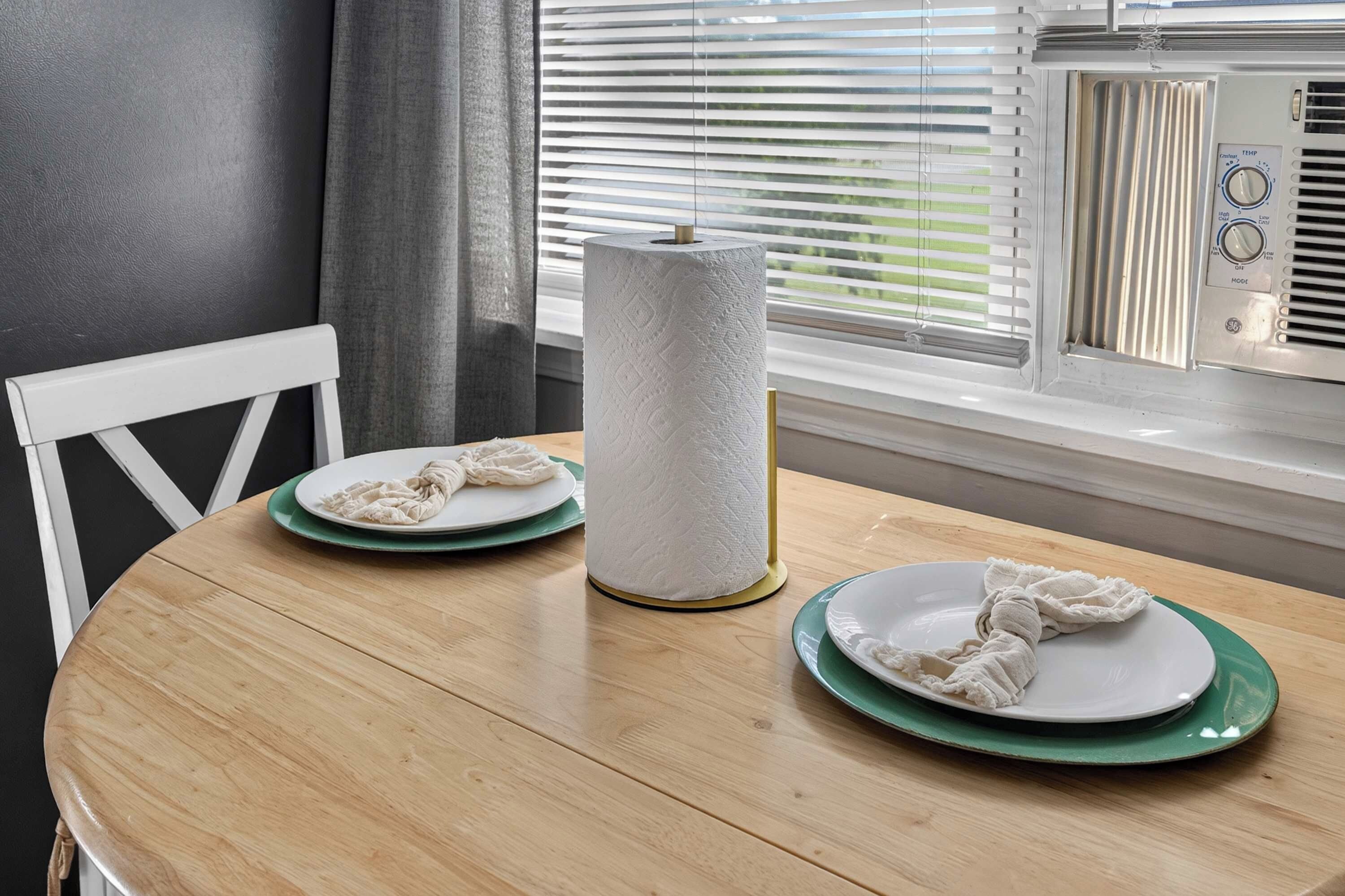 Kitchen: Cook up your favorite meals in this welcoming kitchen, thoughtfully designed for comfort and practicality. Perfect for preparing quick breakfasts, homemade dinners, and tasty snacks.