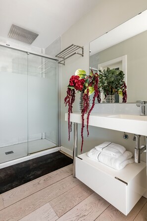 Bathroom - New Listing (Madrid)