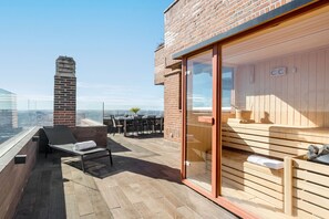 Outdoor dining - New Listing (Madrid)