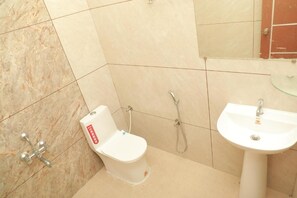 Bathroom - Nilgiri Woodlands Service Apartments (Mysuru)