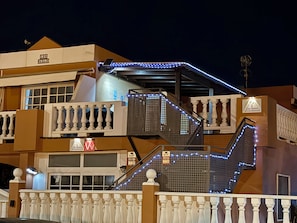 Exterior - 🌟 CASA MIMOSA Two Bedroom Apartment Central Caleta Pool Private Roof Terrace 🌟 (Castillo Caleta de Fuste)