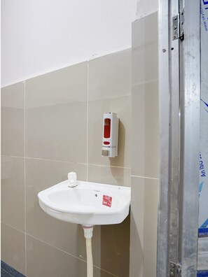 Bathroom - Hotel O Swarn kamal Inn (Patna)