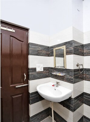 Bathroom - Hotel O Starline (Zirakpur)