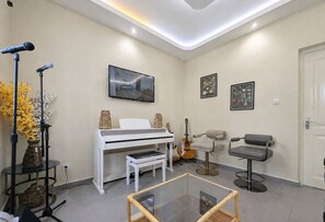 Interior - New Listing (Yaoundé)