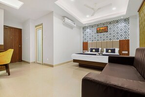 Room - Townhouse OAK Holiday Grand (Patna)