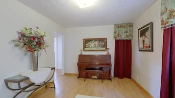 Bahagian dalam