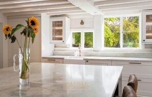 Dining - Luxurious 7 bed Tudor Country Retreat nestled in West Sussex woodland (Crawley)