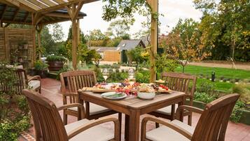 Stunning spacious private terrace with ample seating areas