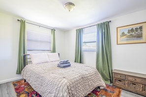 Room - The 3-Bedroom Atlantic Oasis (Jacksonville)