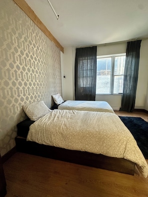Room - New Listing (Montréal)