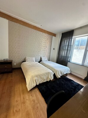 Room - New Listing (Montréal)