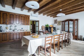 Dining - New Listing (Malvagna)