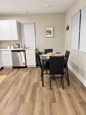 Dining - Spacious 3BR Jacksonville Home—Sleeps Up to 8 (Jacksonville)