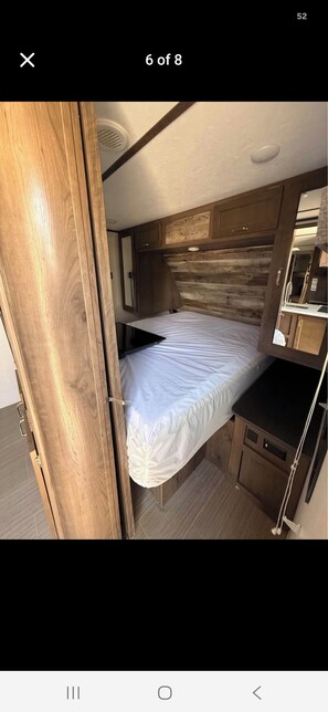Room - Spacious R/V and jacuzzi with the comfort of a boutique hotel. (Isabela)