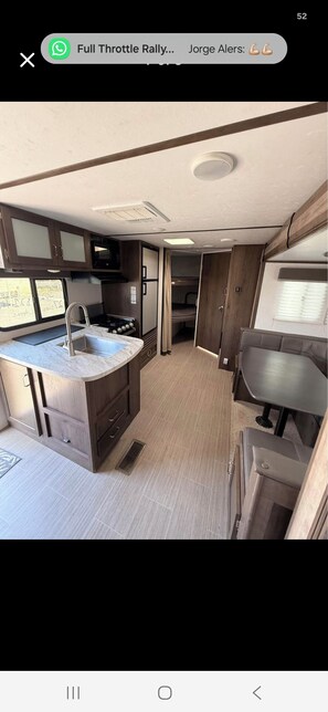 Private kitchen - Spacious R/V and jacuzzi with the comfort of a boutique hotel. (Isabela)