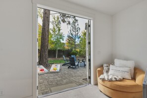Interior - Tetherow Luxe ~ Golf Views ~ Hot Tub ~ Pool Table (Bend)