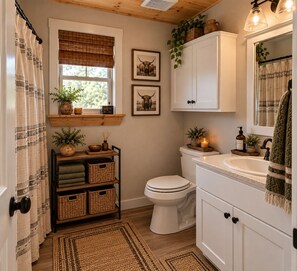 Bathroom - The Pondside Farmhouse at Buckin' Duck Ranch (Cibolo)