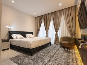 Room - Cozy 1-bed studio unit in the beautiful enclave of One Elm@ Airport Residential (Accra)