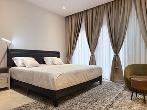 Room - Cozy 1-bed studio unit in the beautiful enclave of One Elm@ Airport Residential (Accra)