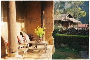 Terrace/patio - Nha co Chung Pua - Auberge de Meo Vac (Meo Vac)