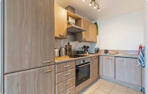Private kitchen - Modern 1-Bed Edgbaston  Free Parking  Birmingham (Birmingham)