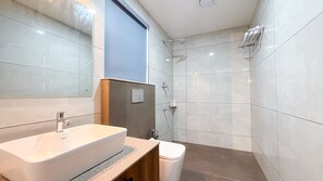 Bathroom - Banasura Hill Trekking ticket counter (Padinjarathara)