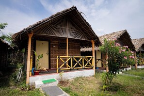 Exterior - Mahee S Cafe and Stay (Hampi)