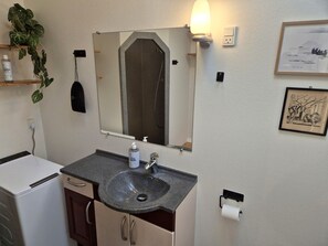 Bathroom - Hornagøta 4, 2 (Mid & Attic floor) (Thorshavn)