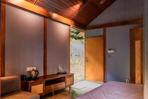 Room - Song Of The Trees Kutitkanam by LexStays (Panchalimedu)