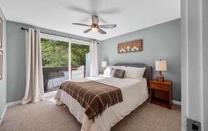 Room - Spacious Sugarbush Mtn Retreat, Fireplace, Loft & Ski Room, Sleeps up to 8 (Warren)