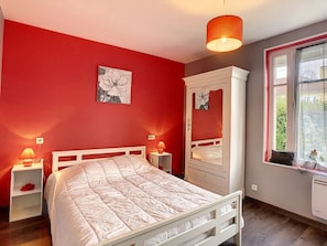 Room - New Listing (Hauteville-sur-Mer)