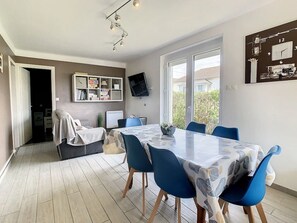 Dining - New Listing (Hauteville-sur-Mer)