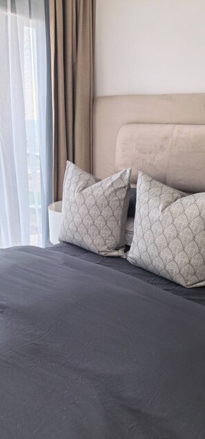 Room - Tranquil Villa Retreat in Highbury, South Africa (King Sabata Dalindyebo)