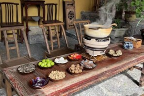 屋外ダイニングエリア