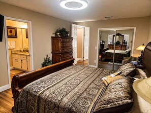 Room - Lake Eufaula Getaway | Pool Table & Game Room (Georgetown)