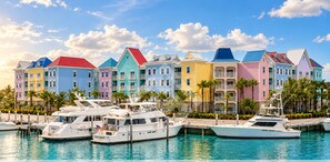 Marina - 2-bedroom resort in beautiful Nassau with fitness room and AC (Nassau)