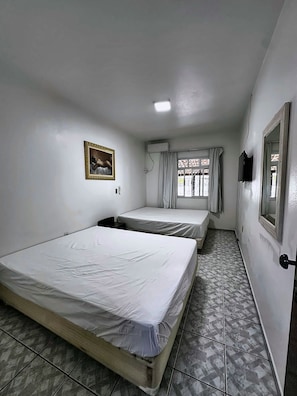 Room - New Listing (Palhoça)