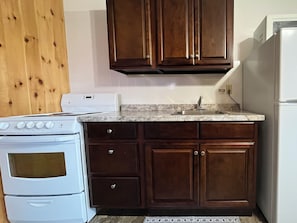 Private kitchen - Cozy Chalet #13/ Heated Pool/ Close To Beach/ On Site Activities! (Brackley Beach)