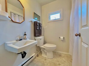 Bathroom - Cozy Chalet #13/ Heated Pool/ Close To Beach/ On Site Activities! (Brackley Beach)