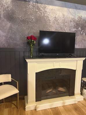 Interior - Cozy 1-bedroom house in lovely Republic with air conditioning (Republic)